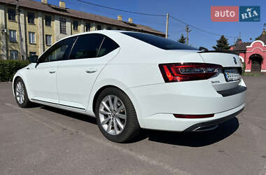 Лифтбек Skoda Superb 2017 в 