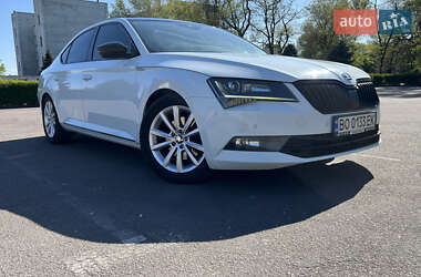 Лифтбек Skoda Superb 2017 в 