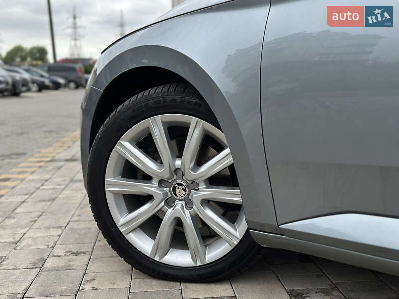 Лифтбек Skoda Superb 2016 в Ужгороде