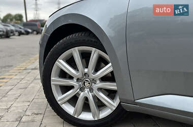 Лифтбек Skoda Superb 2016 в 