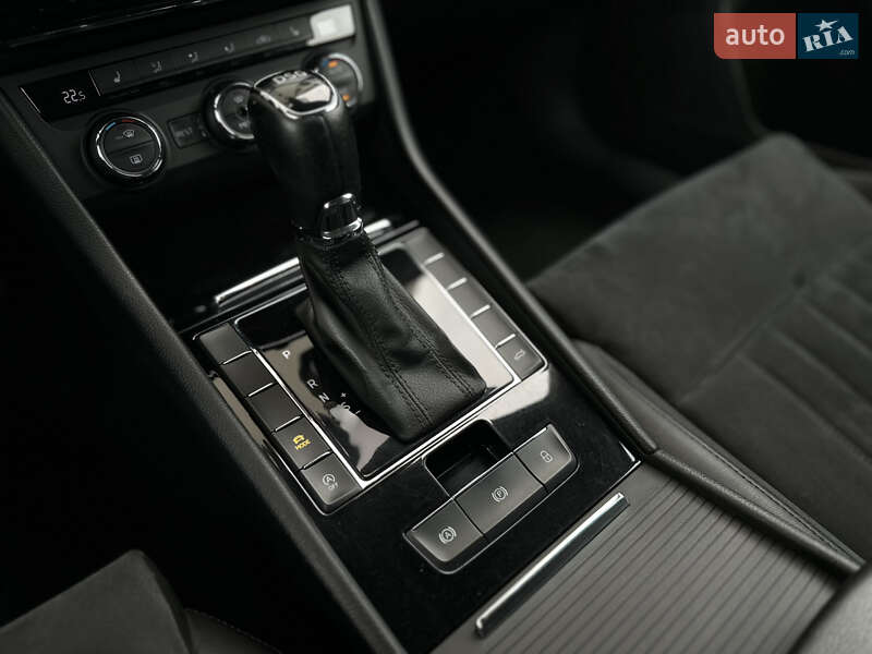 Лифтбек Skoda Superb 2016 в Ужгороде