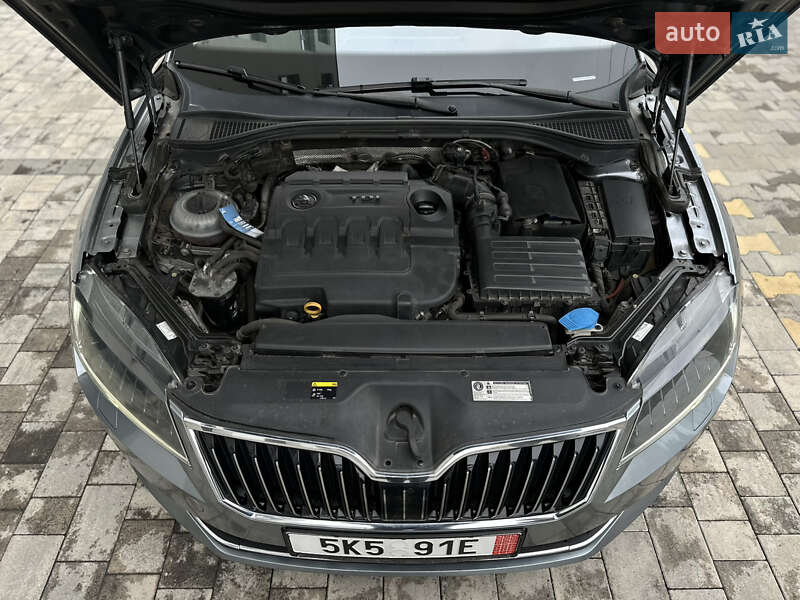 Лифтбек Skoda Superb 2016 в Ужгороде