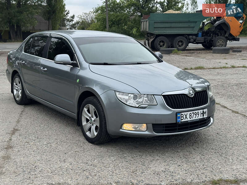 Лифтбек Skoda Superb 2011 в Хмельницком