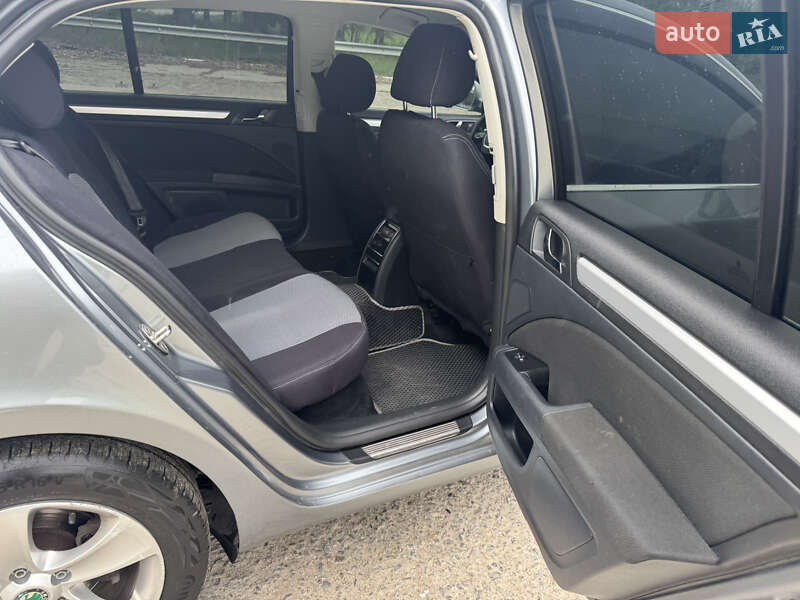 Лифтбек Skoda Superb 2011 в Хмельницком