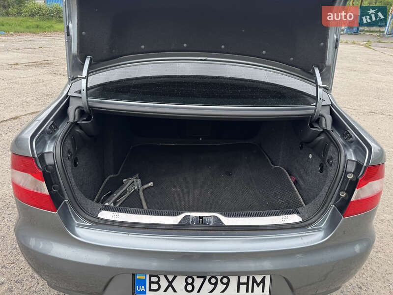 Лифтбек Skoda Superb 2011 в Хмельницком