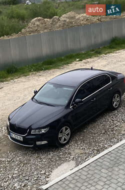 Седан Skoda Superb 2009 в Новояворівську
