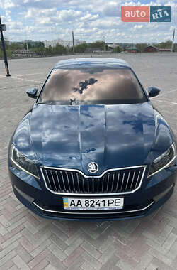 Ліфтбек Skoda Superb 2017 в 