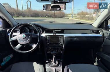 Лифтбек Skoda Superb 2012 в 