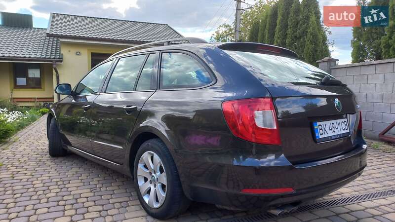 Універсал Skoda Superb 2011 в Рівному