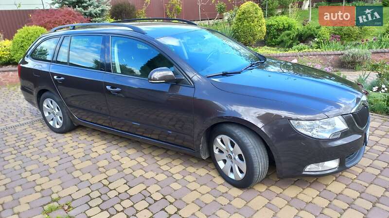 Універсал Skoda Superb 2011 в Рівному