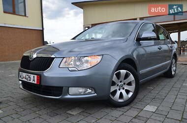 Лифтбек Skoda Superb 2011 в 