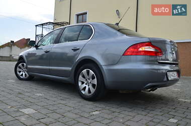 Лифтбек Skoda Superb 2011 в 