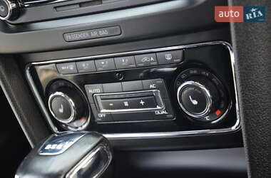 Лифтбек Skoda Superb 2011 в 