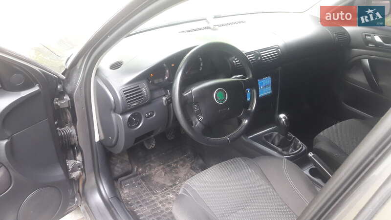 Ліфтбек Skoda Superb 2005 в Глухові