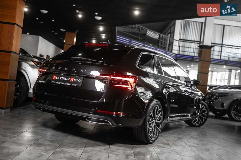 Універсал Skoda Superb 2020 в Ужгороді