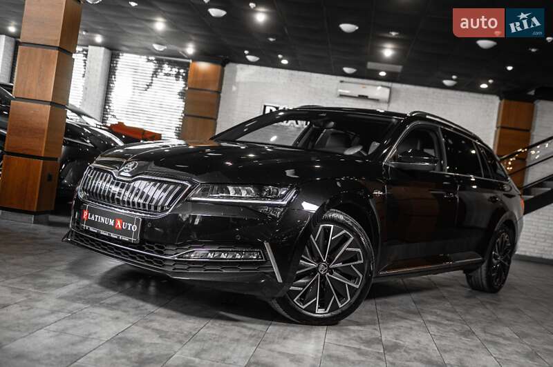 Універсал Skoda Superb 2020 в Ужгороді
