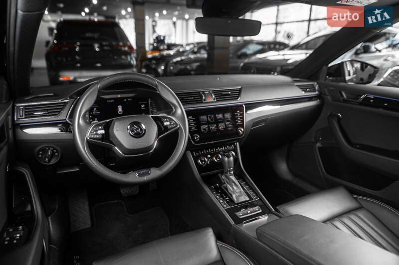 Універсал Skoda Superb 2020 в Ужгороді