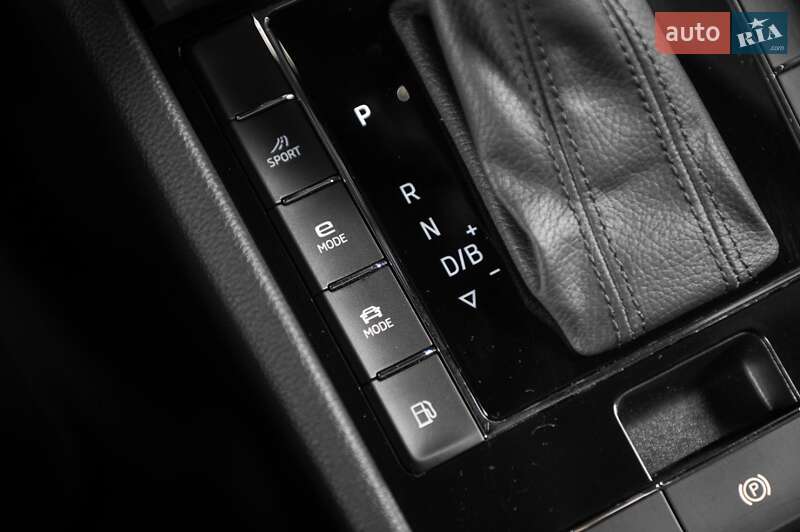 Універсал Skoda Superb 2020 в Ужгороді