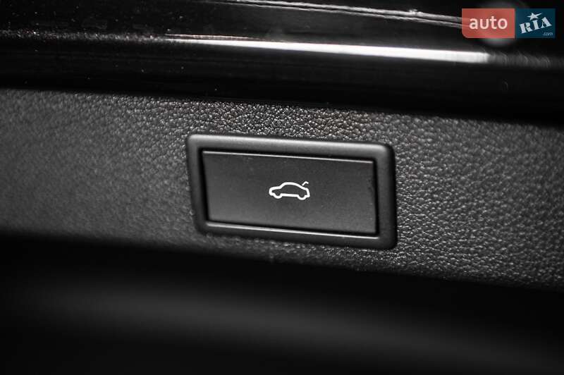 Універсал Skoda Superb 2020 в Ужгороді