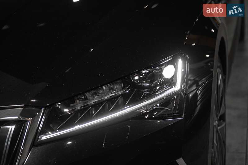 Універсал Skoda Superb 2020 в Ужгороді