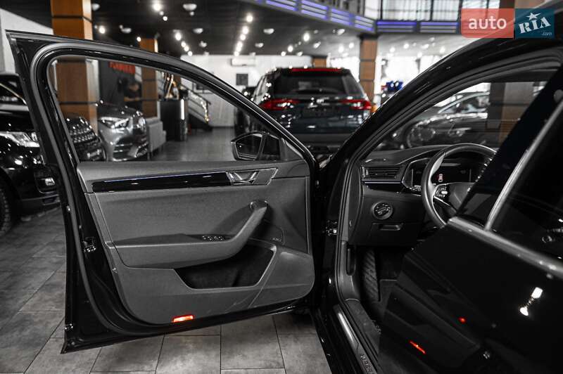 Універсал Skoda Superb 2020 в Ужгороді