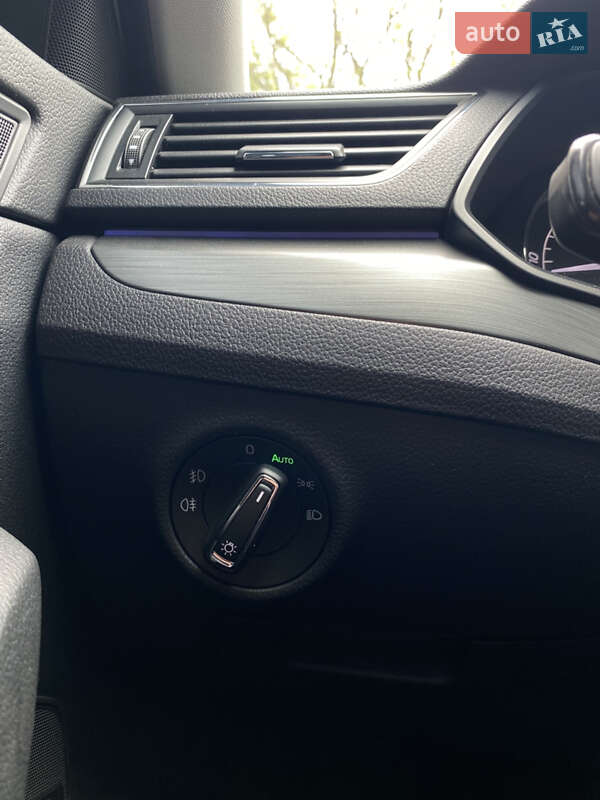 Лифтбек Skoda Superb 2015 в Кропивницком