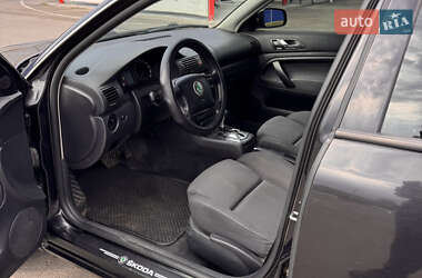 Ліфтбек Skoda Superb 2004 в 