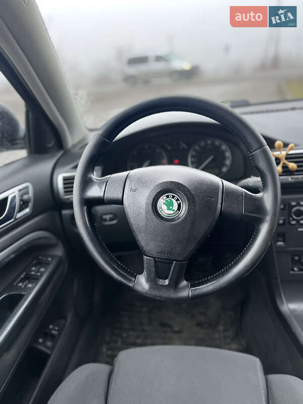Лифтбек Skoda Superb 2007 в Каменке-Бугской