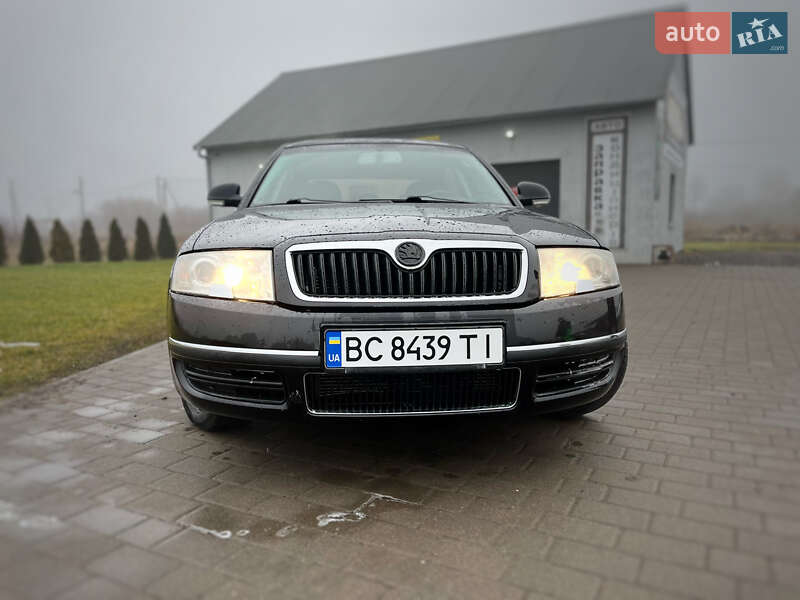 Лифтбек Skoda Superb 2007 в Каменке-Бугской