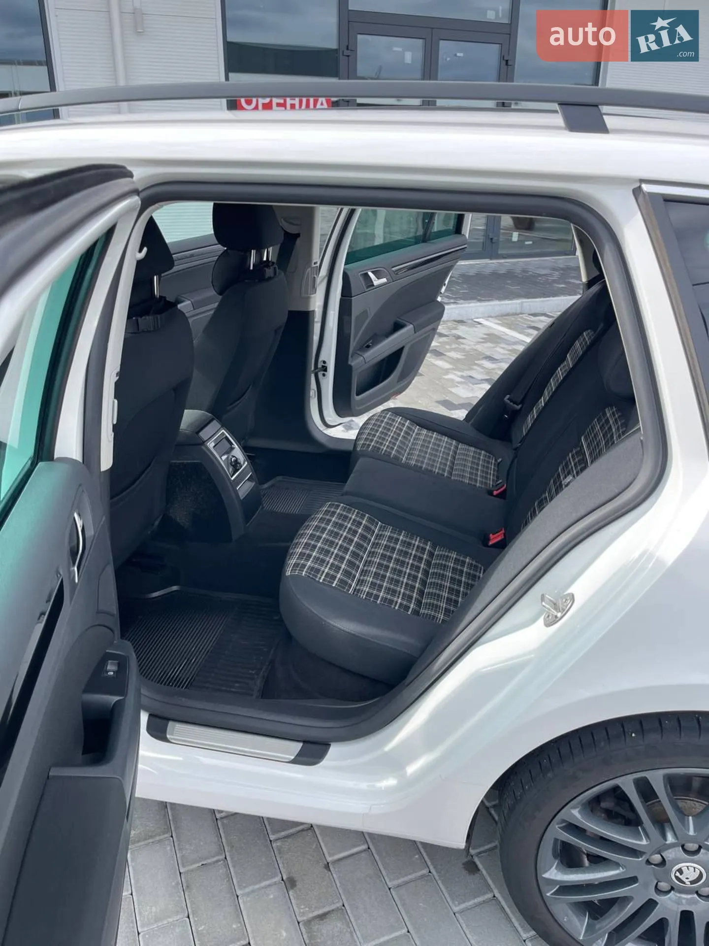2012 Skoda Superb - мініатюра 9