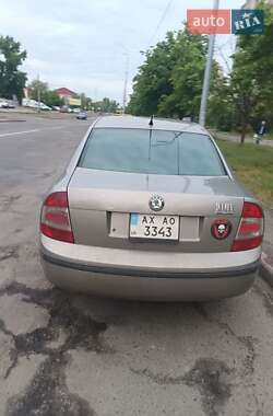 Лифтбек Skoda Superb 2006 в 