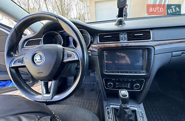 Лифтбек Skoda Superb 2013 в 