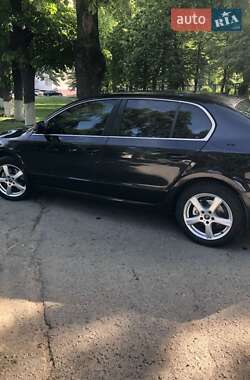 Ліфтбек Skoda Superb 2013 в 
