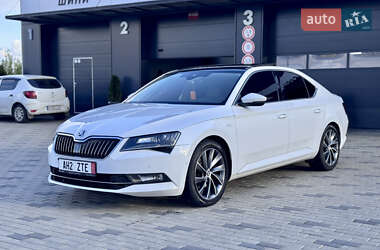 Лифтбек Skoda Superb 2017 в 