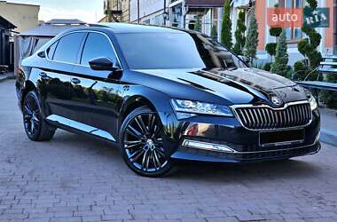 Ліфтбек Skoda Superb 2019 в 
