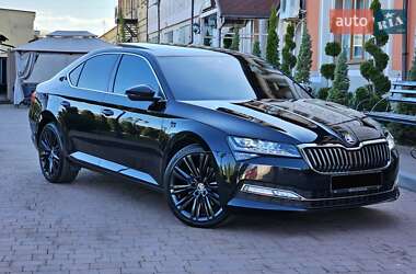 Ліфтбек Skoda Superb 2019 в 