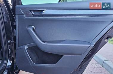 Ліфтбек Skoda Superb 2019 в 