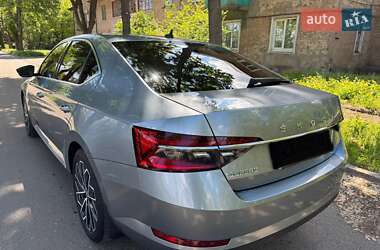 Лифтбек Skoda Superb 2019 в 