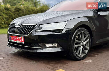 Ліфтбек Skoda Superb 2019 в 
