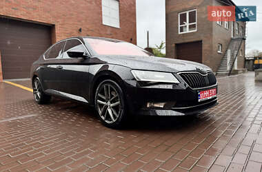 Ліфтбек Skoda Superb 2019 в 