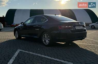 Лифтбек Skoda Superb 2015 в 