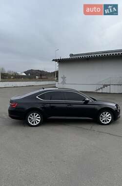 Ліфтбек Skoda Superb 2017 в 