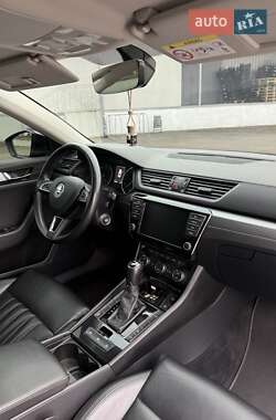 Ліфтбек Skoda Superb 2017 в 