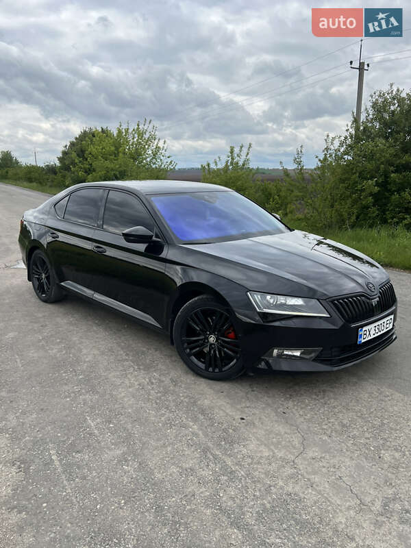 Ліфтбек Skoda Superb 2015 в Городку