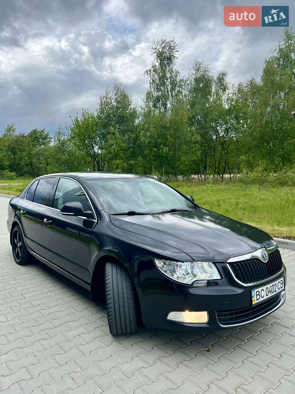 Лифтбек Skoda Superb 2009 в Львове