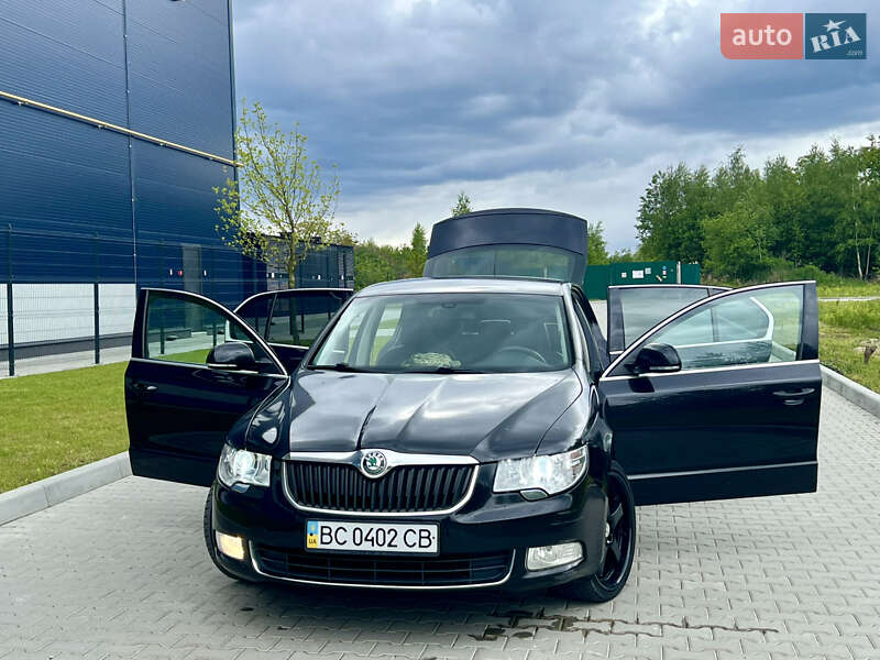 Лифтбек Skoda Superb 2009 в Львове