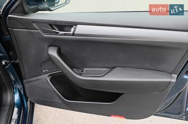 Універсал Skoda Superb 2017 в 