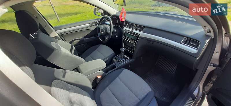 Лифтбек Skoda Superb 2012 в Софиевской Борщаговке