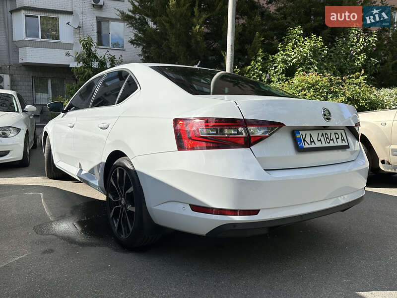 Лифтбек Skoda Superb 2015 в Киеве