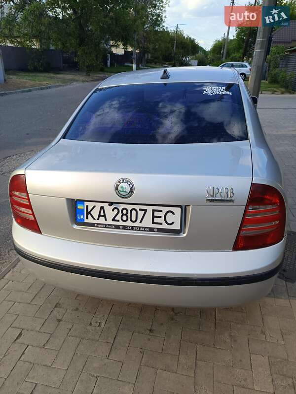 Лифтбек Skoda Superb 2004 в Киеве